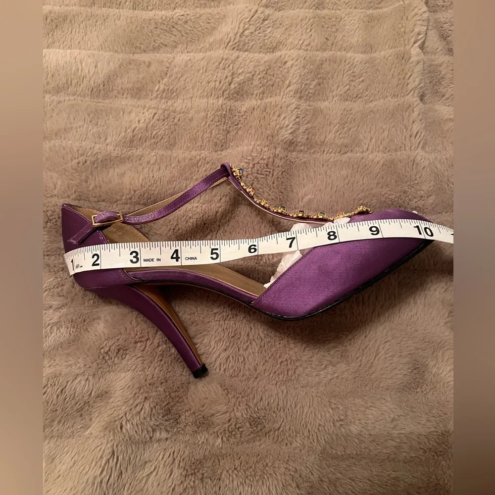 Stuart Weitzman Plum Satin Fabulosity Pumps. Size 8 - Picture 14 of 14